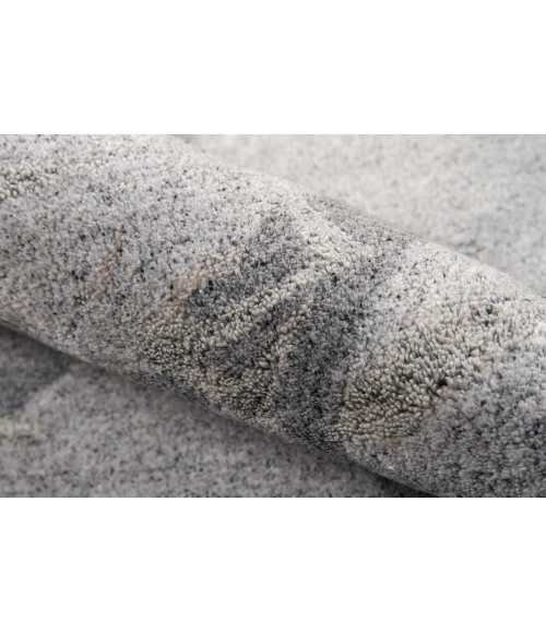 Momeni Millennia Area Rug MI-04 Silver 5' X 8'