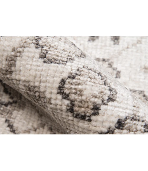 Momeni Nova Area Rug NOV-1 Ivory 2' X 3'