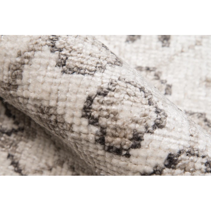Momeni Nova Area Rug NOV-1 Ivory 2' X 3'