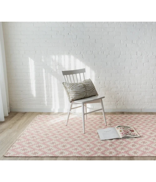 Erin Gates Thompson Pink THO10 2ft.3in. X 8ft. Rect. Rug