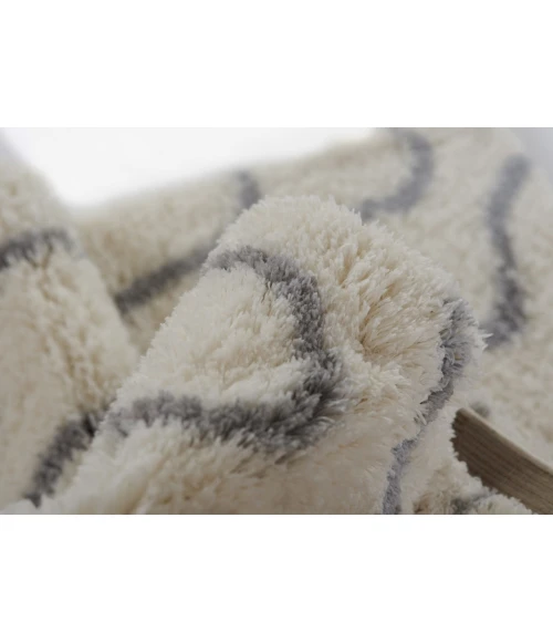Novogratz Transcoso Ivory TCO-1 5ft.3in. X 7ft. Rect. Rug