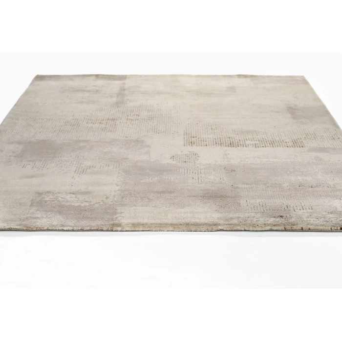 Momeni Vera Ivory VRA-4 2ft.3in. x 7ft.6in. Rect. Rug
