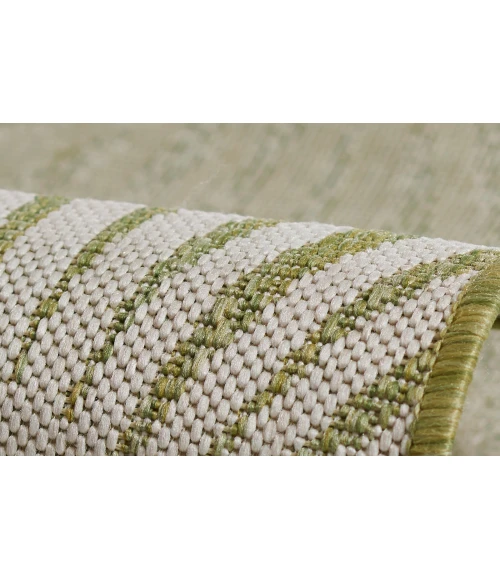 Momeni Villa Area Rug VI-14 Sorrento Green 6'7 X 9'6