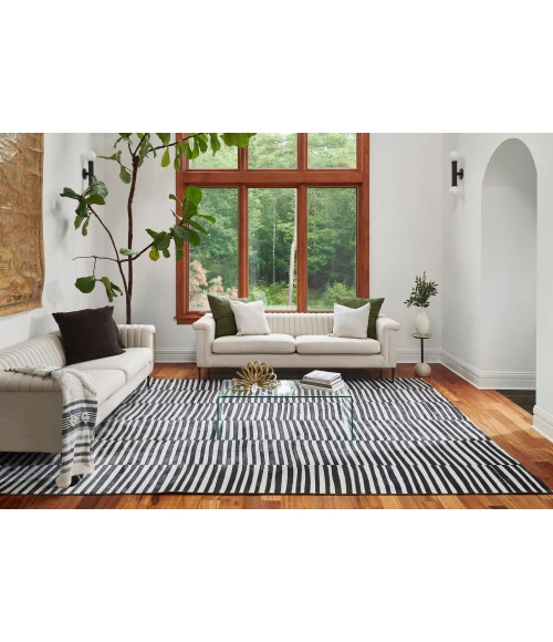 Momeni Xander Area Rug XAN-1 Black 5'3 X 7'6