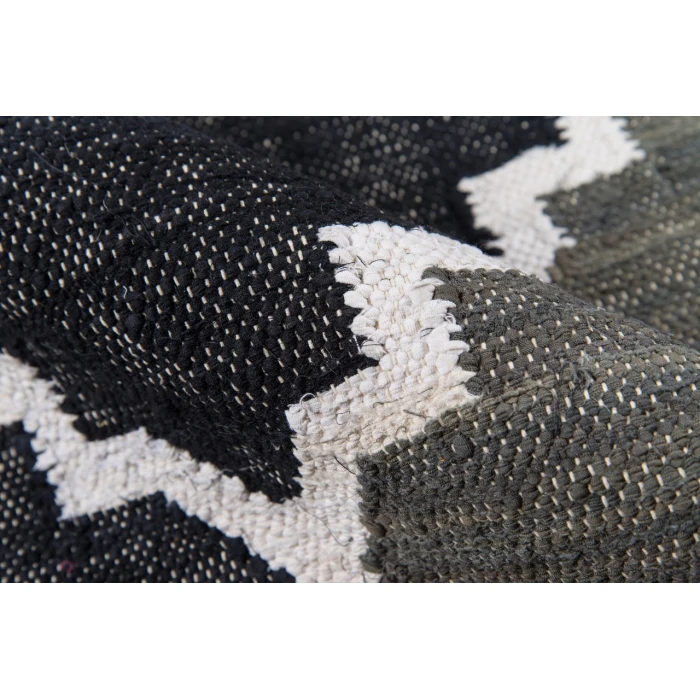 Novogratz California Black CAL-1 2ft.6in. X 4ft. Rect. Rug