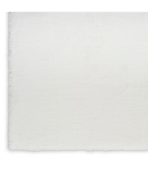 Nourison Soft Plush Rabbit Fur White SFF01 5 ft. X 7 ft. Rect. Rug