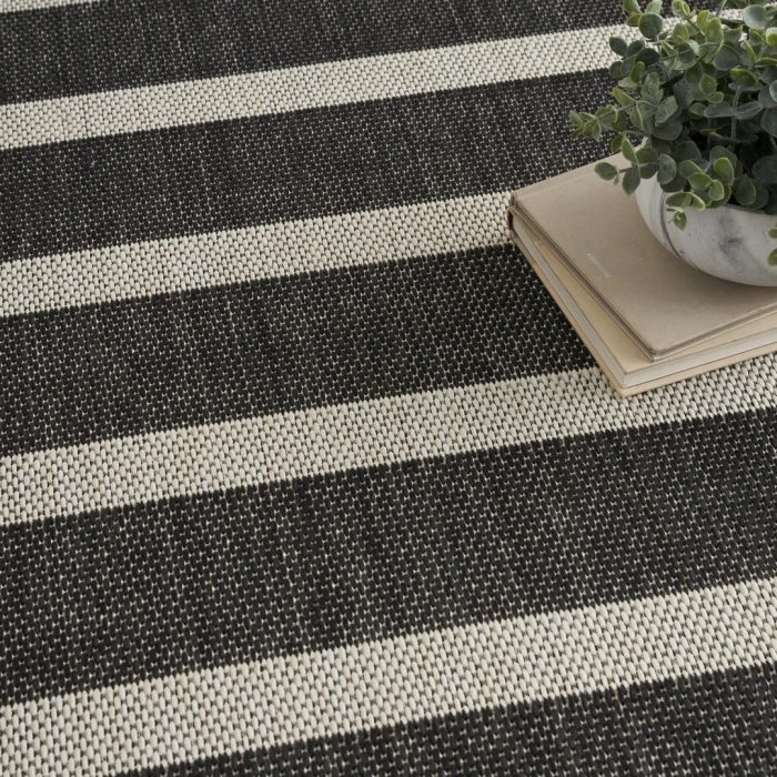 Nourison Positano Black Ivory POS03 4ft. Round Rug