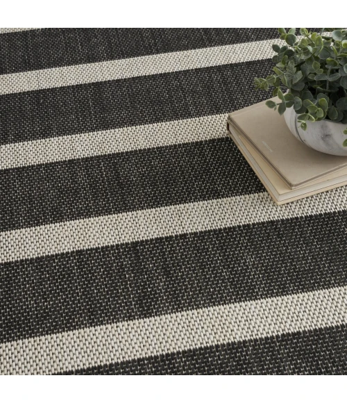 Nourison Positano Black Ivory POS03 5ft. Round Rug