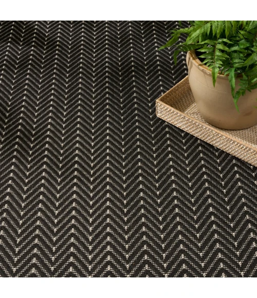 Nourison Horizon Indoor/Outdoor Black HOZ02 5 ft. X 7 ft. Rect. Rug