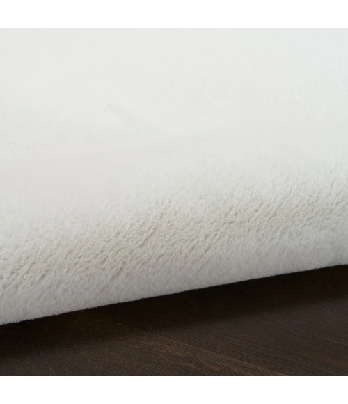 Nourison Soft Plush Rabbit Fur White SFF01 5 ft. X 7 ft. Rect. Rug