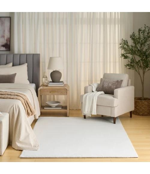 Nourison Soft Plush Rabbit Fur White SFF01 5 ft. X 7 ft. Rect. Rug