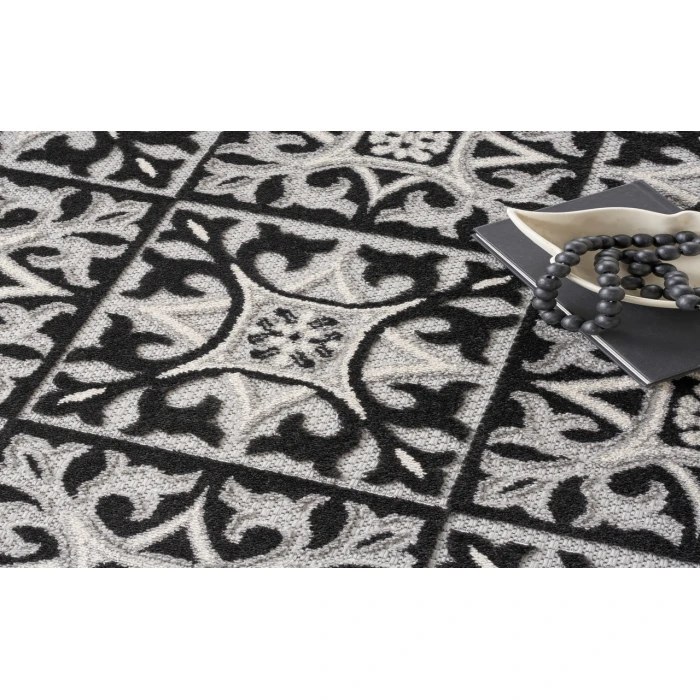 Nourison Aloha Black White ALH34 7’10” Round Rug