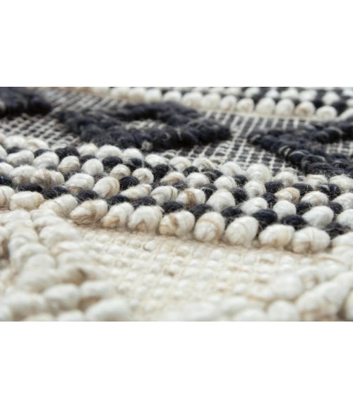 Rizzy Capri Area Rug CPI104 7'6" x 9'6" Ivory