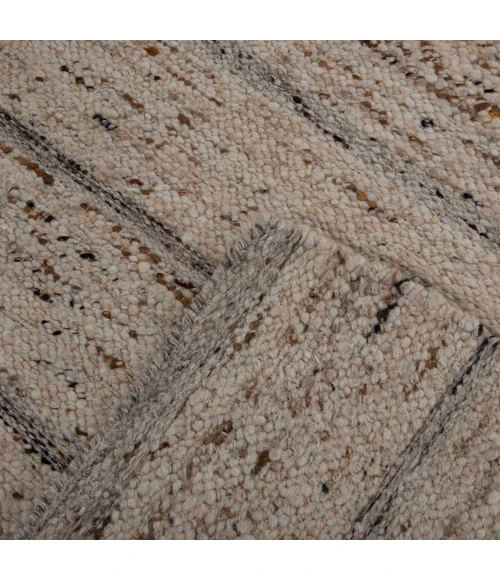 Rizzy Home Aspen Ivory/Brown ASP204 5 ft. X 7 ft. 6 in. Rect. Rug