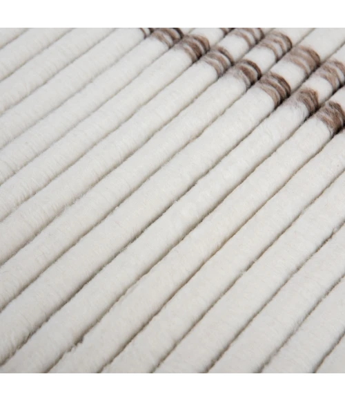 Rizzy Home Dream Ivory/Brown DRM243 7 ft. 9 in. X 9 ft. 9 in. Rect. Rug