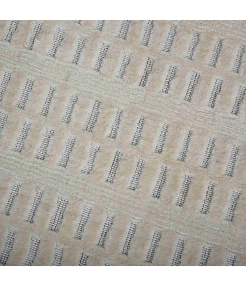 Rizzy Home Manhattan Ivory MAH702 5 ft. X 8 ft. Rect. Rug