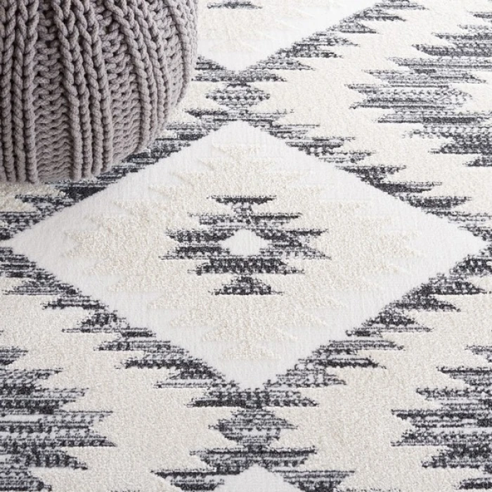 Safavieh Alamo ALM737 Ivory / Charcoal 6'-7" X 6'-7" Round Area Rug
