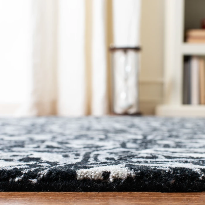 Safavieh Allure ALR419 Ivory / Black 4' X 6' Rectangle Area Rug
