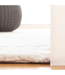 Safavieh Audrey AUD104 Grey / Ivory 6' X 6' Square Area Rug