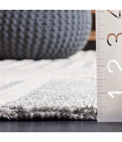 Safavieh Audrey AUD106 Grey / Ivory 6' X 6' Square Area Rug