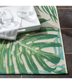 Safavieh Barbados BAR592 Green / Teal 5'-3" X 5'-3" Square Area Rug