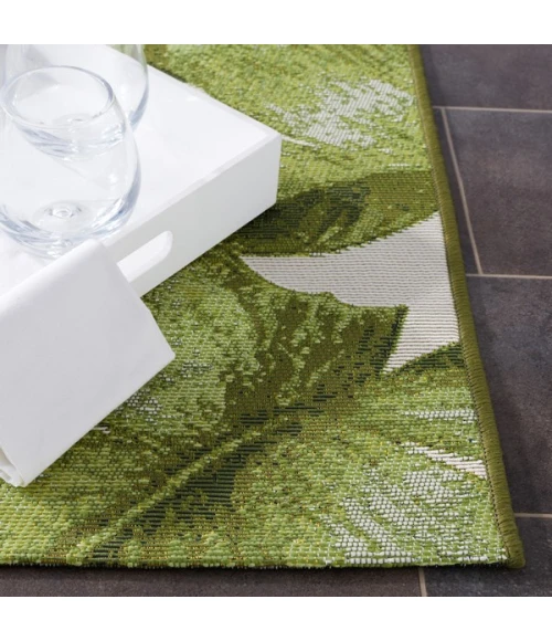 Safavieh Barbados BAR598 Ivory / Green 6'-6" x 6'-6"Square Square Area Rug