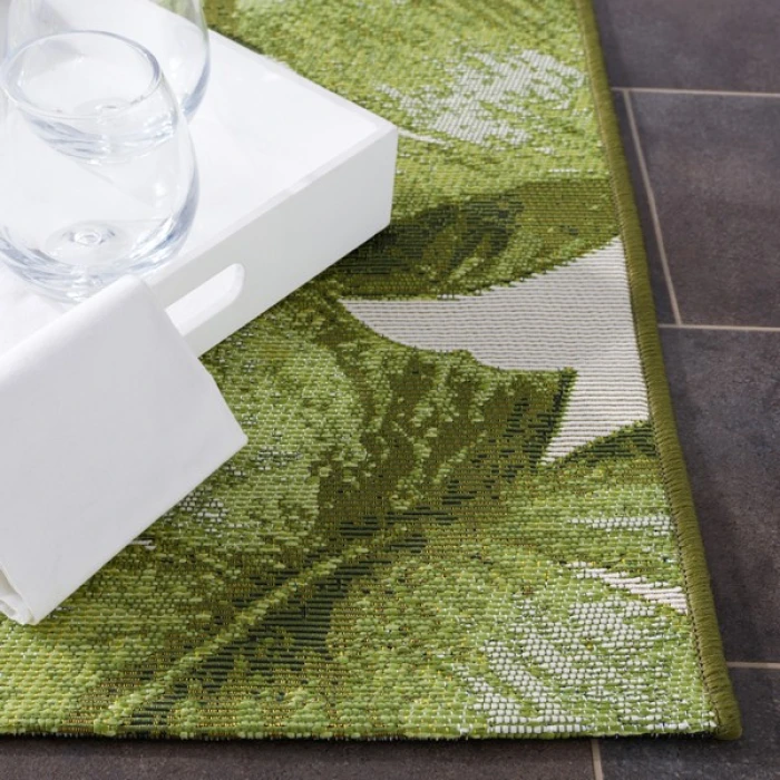 Safavieh Barbados BAR598 Ivory / Green 2'-8" x 10'-5" Runner Area Rug