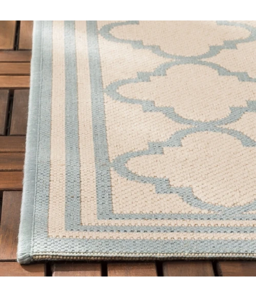 Safavieh Beach House BHS121 Cream / Aqua 4' X 4' Round Area Rug