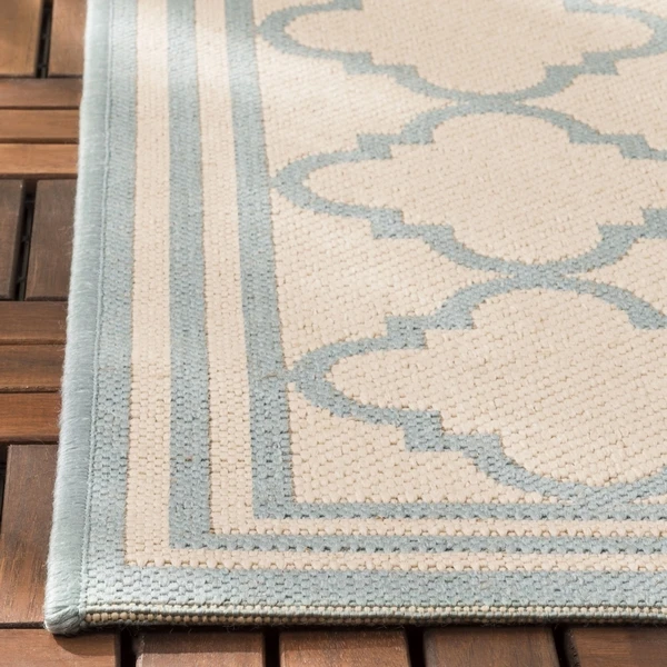 Safavieh Beach House BHS121 Cream / Aqua 4' X 4' Round Area Rug