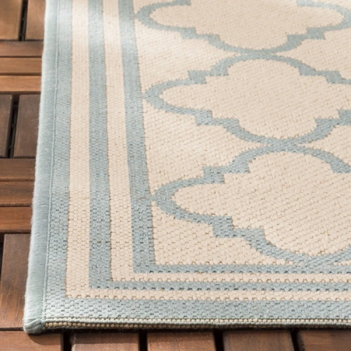 Safavieh Beach House BHS121 Cream / Aqua 4' X 4' Round Area Rug