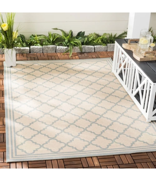 Safavieh Beach House BHS121 Cream / Aqua 5'-3" X 7'-6" Rectangle Area Rug