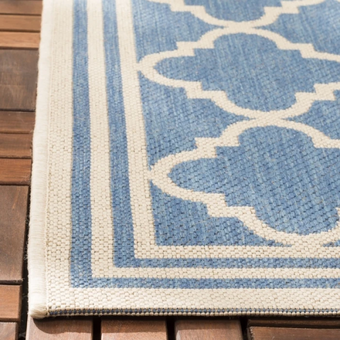 Safavieh Beach House BHS121 Blue / Creme 4' X 4' Round Area Rug