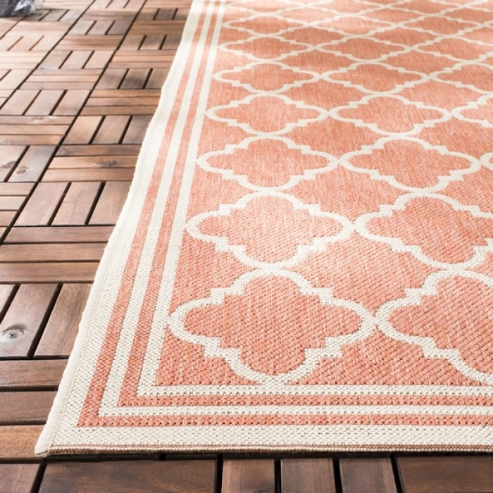 Safavieh Beach House BHS121 Rust / Creme 4' X 4' Round Area Rug