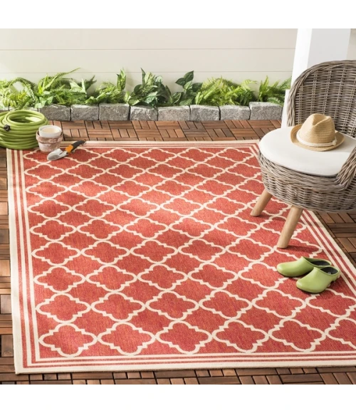 Safavieh Beach House BHS121 Red / Creme 6'-7" X 6'-7" Square Area Rug