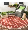 Safavieh Beach House BHS121 Red / Creme 6'-7" X 6'-7" Round Area Rug