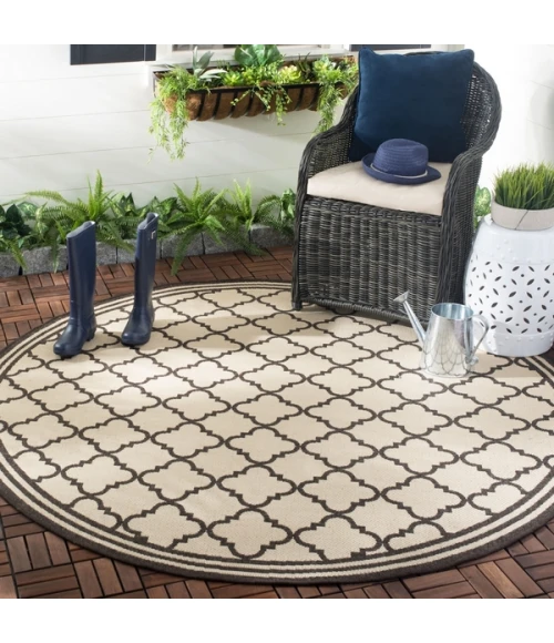 Safavieh Beach House BHS121 Creme / Brown 8' X 8' Round Area Rug