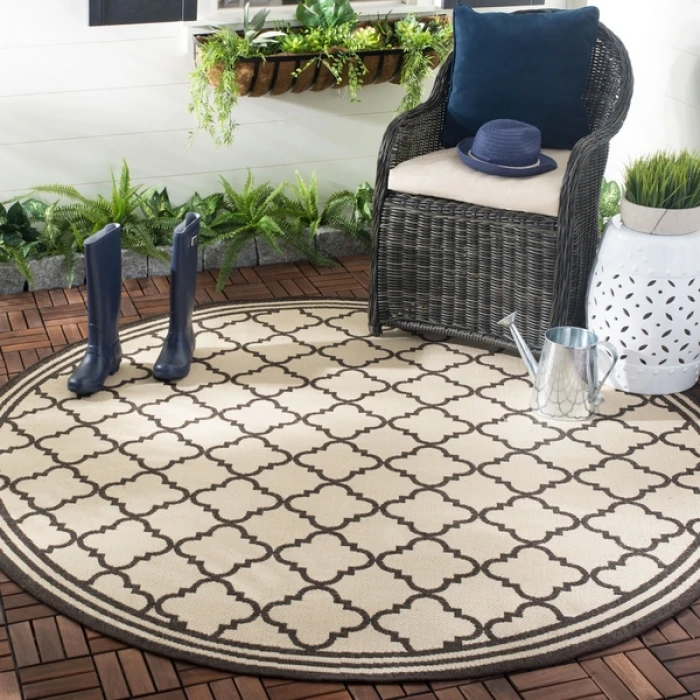 Safavieh Beach House BHS121 Creme / Brown 4' X 4' Round Area Rug