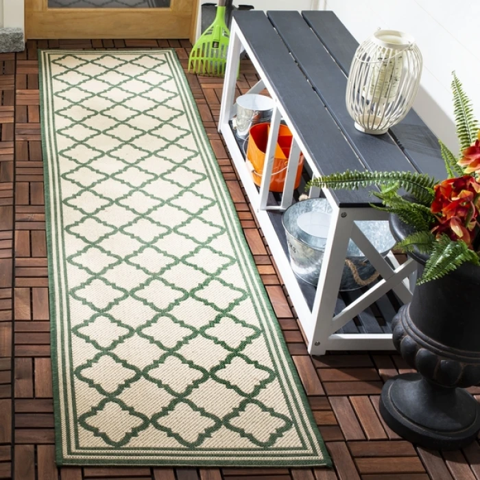 Safavieh Beach House BHS121 Cream / Green 2'-2" X 12' Runner Area Rug