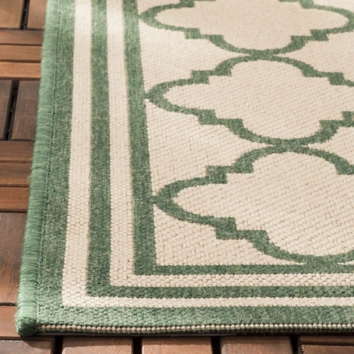 Safavieh Beach House BHS121 Cream / Green 6'-7" X 6'-7" Square Area Rug