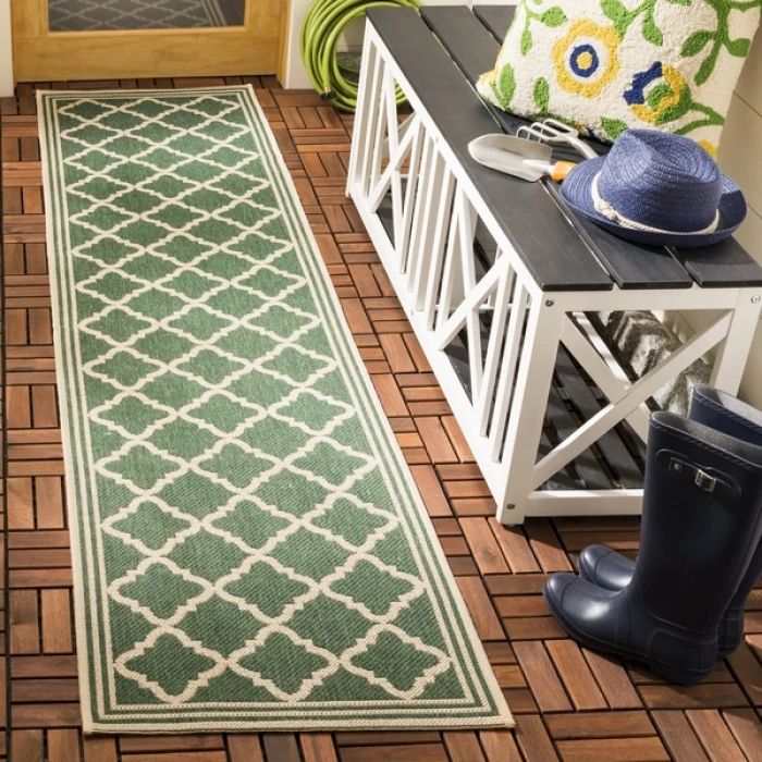 Safavieh Beach House BHS121 Green / Creme 2'-2" X 8' Runner Area Rug