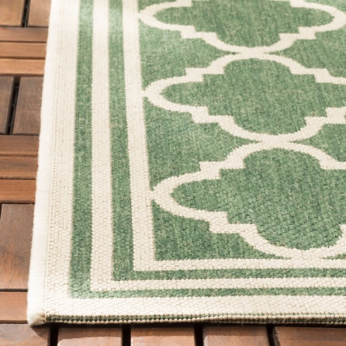 Safavieh Beach House BHS121 Green / Creme 2'-2" X 8' Runner Area Rug
