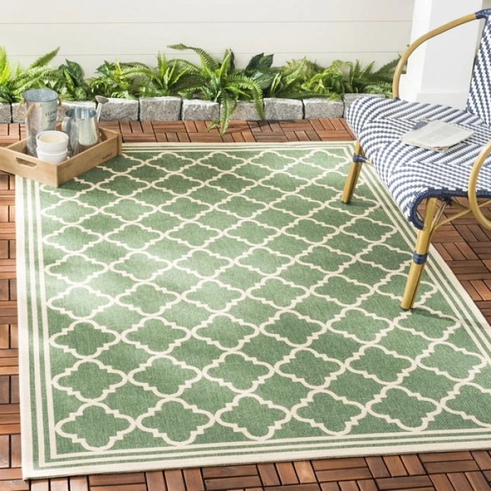 Safavieh Beach House BHS121 Green / Creme 2'-2" X 4' Accent Area Rug