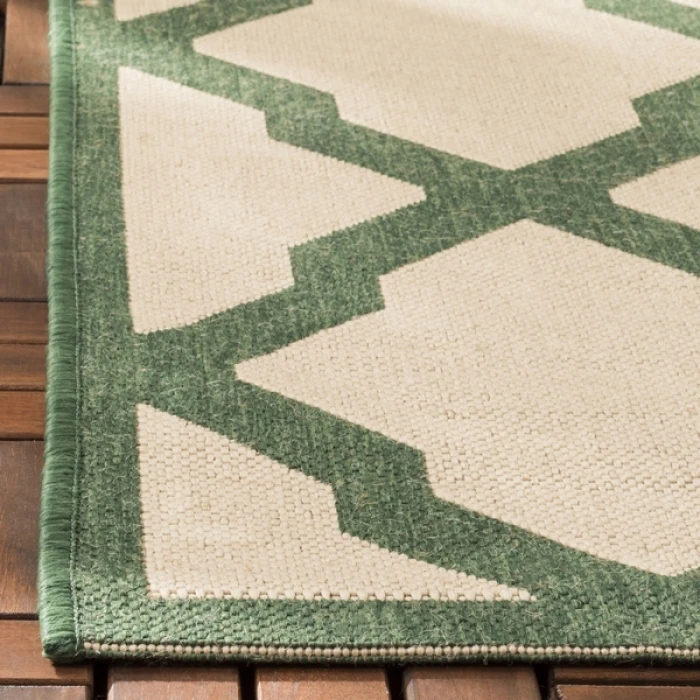 Safavieh Beach House BHS122 Cream / Green 5'-3" X 7'-6" Rectangle Area Rug