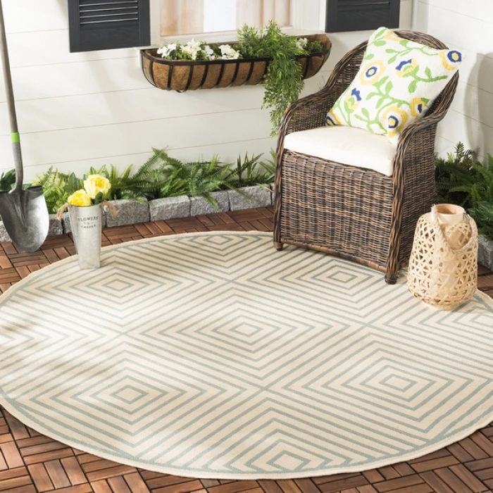 Safavieh Beach House BHS123 Cream / Aqua 6'-7" X 6'-7" Round Area Rug