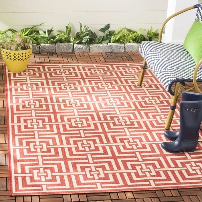 Safavieh Beach House BHS128 Red / Creme 5'-3" X 7'-6" Rectangle Area Rug