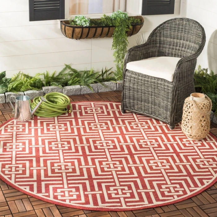 Safavieh Beach House BHS128 Red / Creme 6'-7" X 6'-7" Round Area Rug