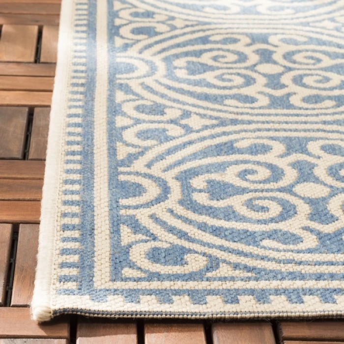 Safavieh Beach House BHS134 Cream / Blue 4' X 4' Round Area Rug