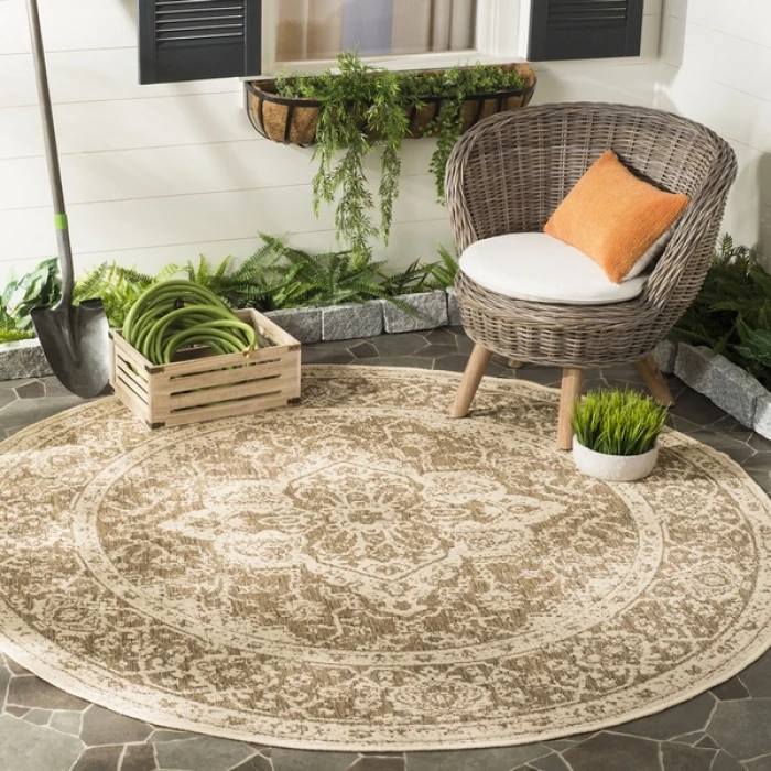 Safavieh Beach House BHS137 Beige / Cream 6'-7" X 6'-7" Round Area Rug