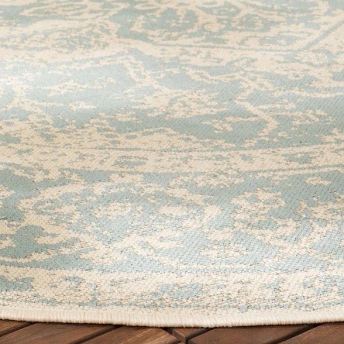 Safavieh Beach House BHS137 Aqua / Cream 4' X 4' Round Area Rug