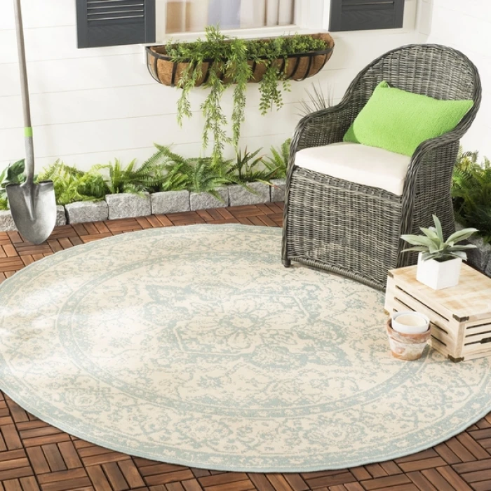 Safavieh Beach House BHS137 Cream / Aqua 6'-7" X 6'-7" Round Area Rug